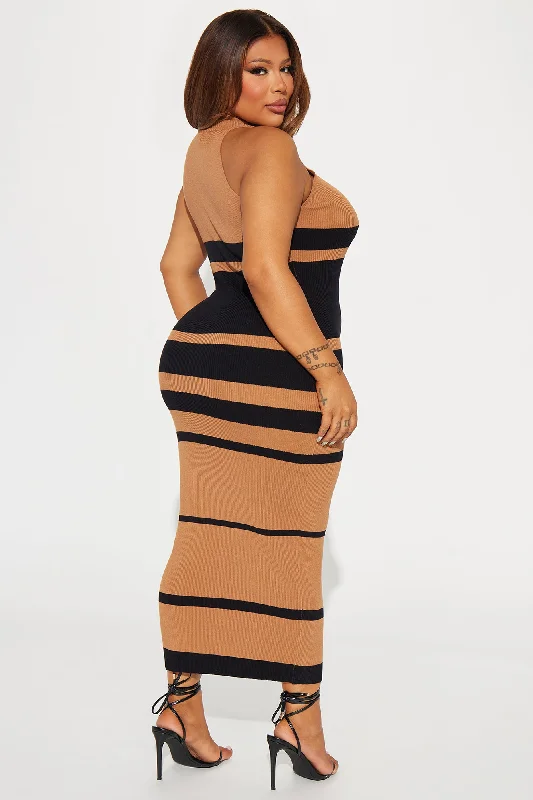 Adeline Sweater Maxi Dress - Brown Combo