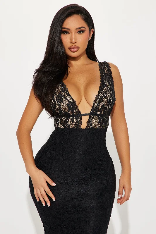 Rebecca Lace Gown - Black