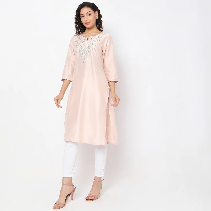 Straight Fit Embroidered Kurta