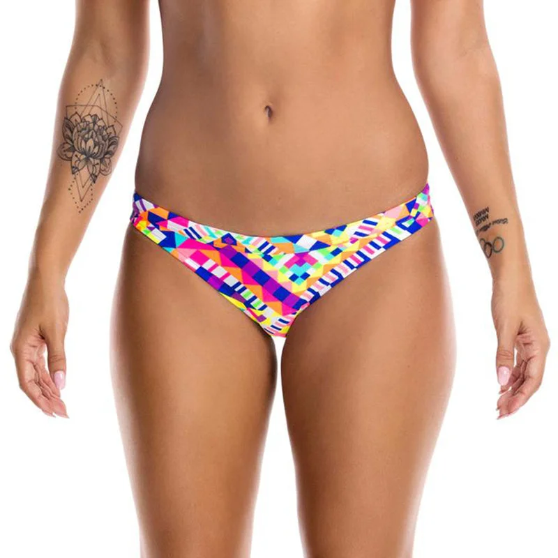 Funkita - White Diamond - Ladies Hipster Bikini Brief Twisted bikini top, Trendy, Sexy, Comfortable